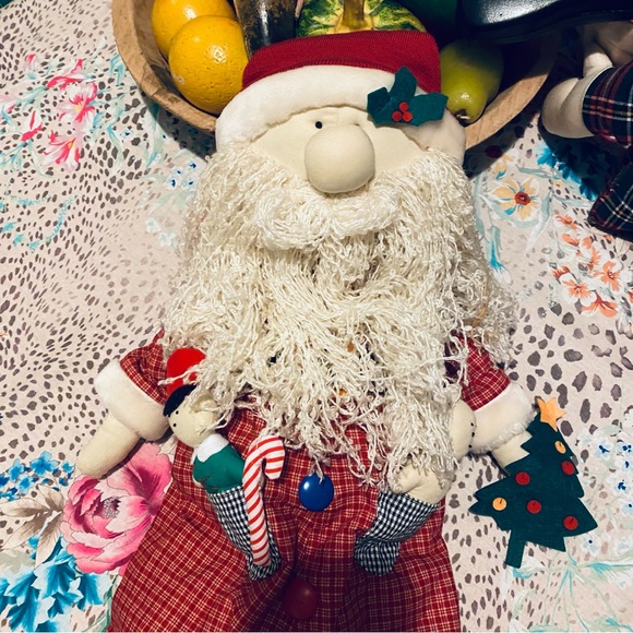 Vintage Plush Russ Santa Berrie Shelf Sitter From The Christmas Sampler - Picture 11 of 14